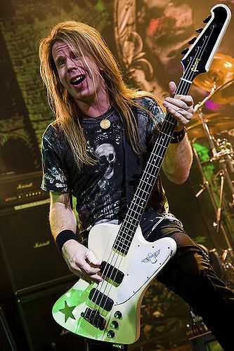 NoClass_Radio's tweet image. 27 de febrero de 1973. Nace Tobias Exxel en Alemania,  es conocido como bajista de la banda Edguy. #TobiasExxel #Edguy