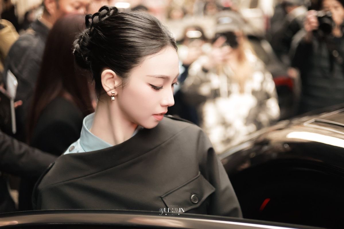 ♡ Because I’m a Miss Korea
♡ 세상에서 제일가는 Girl이야
♡ 누구나 한 번에 반할 일이야

KARINA FOR PRADA FW26 

#PradaFW26xKARINA