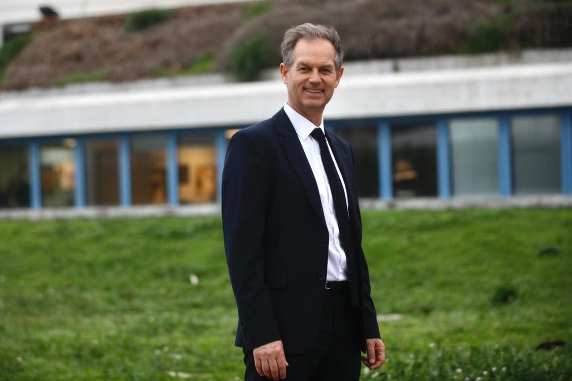 SolamenNissa's tweet photo. ℹ️ Le président du comité d’organisation des JO, Edgar Grospiron, parle lui d’un objectif d’immobilisation de l’@AllianzRiviera du 8 décembre au 15 mars, soit plus que ce qu’annonçait hier Christian Estrosi.

Le délai final serait dévoilé fin avril 2026, toujours selon Edgar Grospiron.

« Ce délai de trois mois et une semaine comprend le temps de mise en place, montage, démontage des aménagements provisoires. » #OGCNice

(@Nice_Matin)