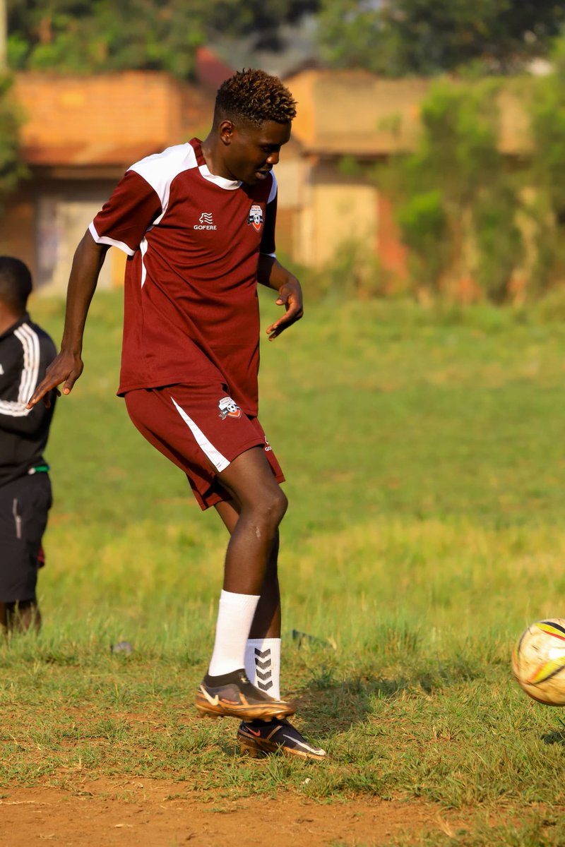 KitarafcHoima's tweet photo. We know you want to see Shaban in training. ๐
#KitaraFC #Shaban #StarTimesUPL #RoyalsPark #Butema #WeAretheRoyals ๐ด๐ฅ https://t.co/8rENep0E6r