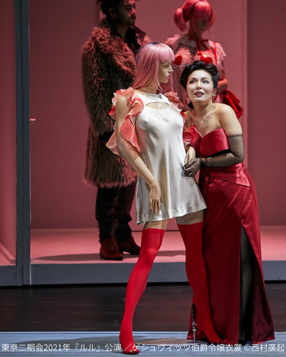 東京二期会4月公演『ルル』 ルルを取り囲む登場人物たちの衣装をご紹介
