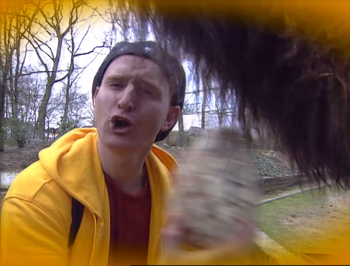 EenBFrames's tweet photo. Seizoen 1 - Aflevering 1; Een Eenzaam Ei

Frame 6669 https://t.co/3qMG42MRm7