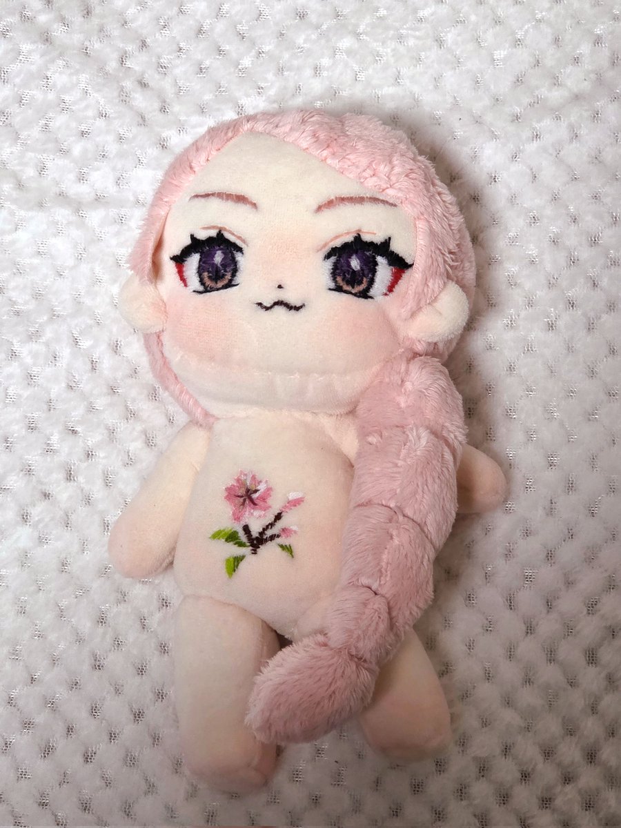 無属性の推しぬい完成しました…！ 今回作ったのは自分用なので、名前