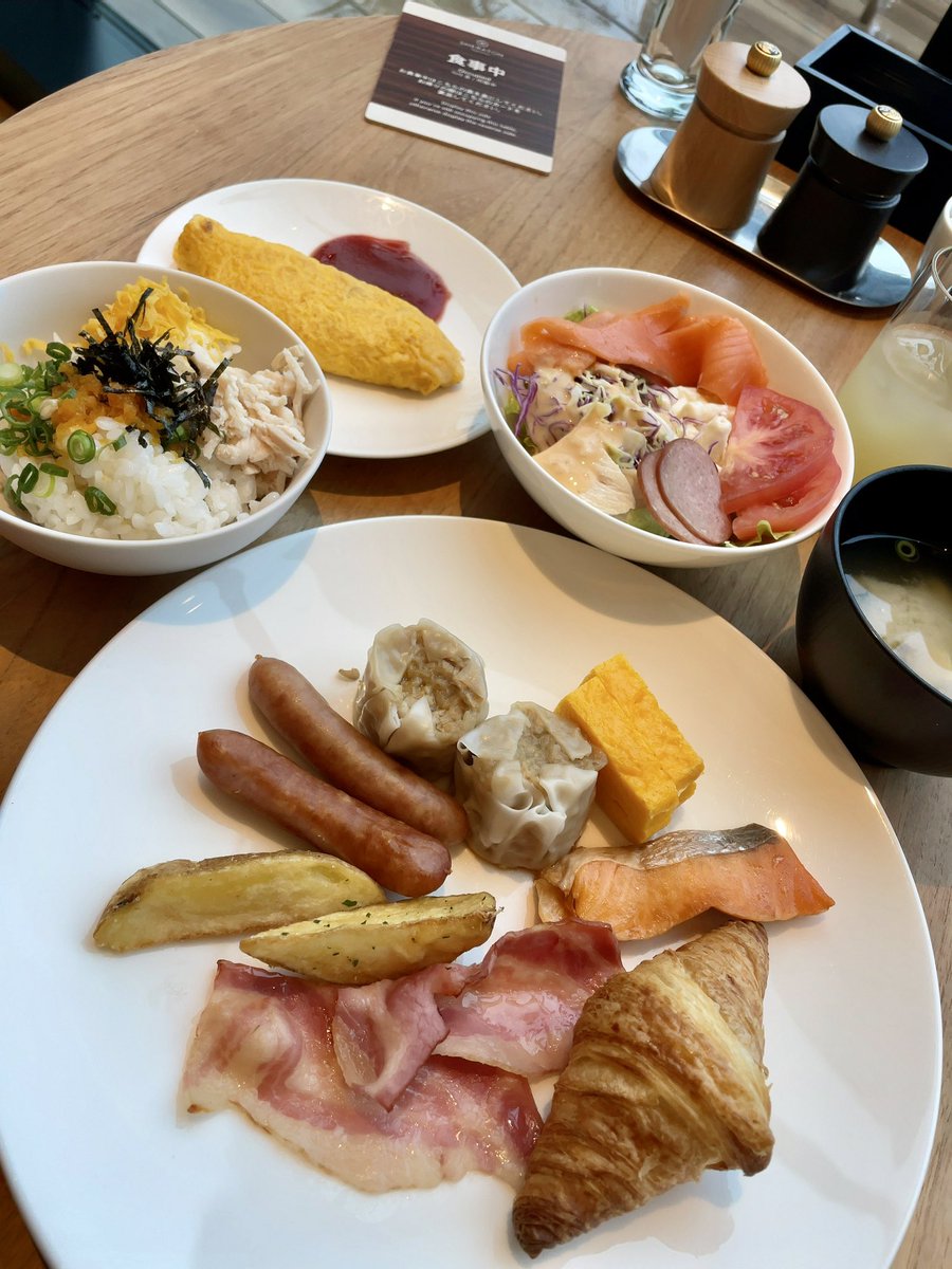 pandaman1978's tweet photo. 雨☔で桜島見えなかったから、
食に走った🤣
#シェラトン鹿児島 https://t.co/jWAEHWLa0A
