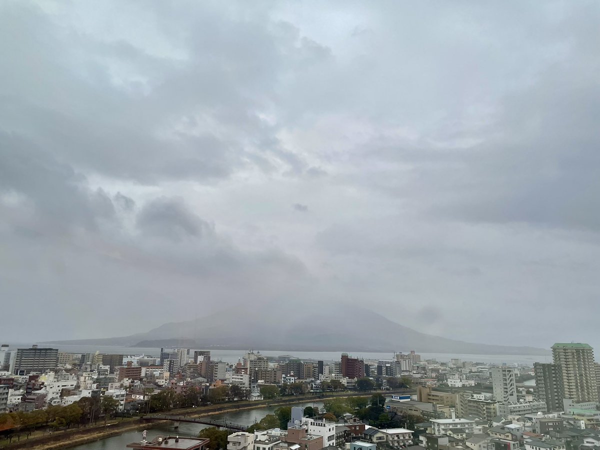 pandaman1978's tweet photo. 雨☔で桜島見えなかったから、
食に走った🤣
#シェラトン鹿児島 https://t.co/jWAEHWLa0A