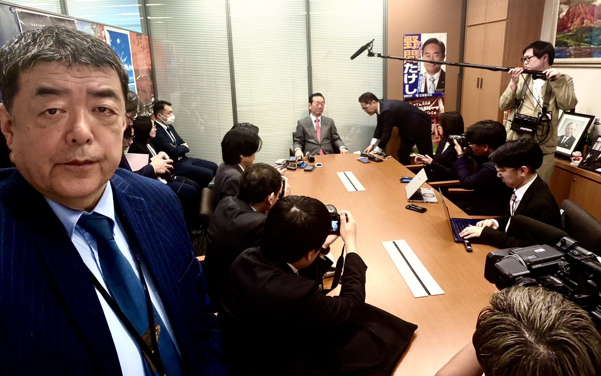 tomotaro_japan's tweet photo. 小沢一郎さん
めちゃくちゃ忙しき毎日🏃‍♂️
若い政治家達の再建を手伝いながら会議や面会そして様々な取材対応🎤
こちらが落ち着いたら地元にも帰らねばならない🚅
しばらくは目の回る日々が続くようだ💁‍♂️
常に国民の生活が第一の政治を目指しながら🌈🎈 https://t.co/ZeuApn8qSZ