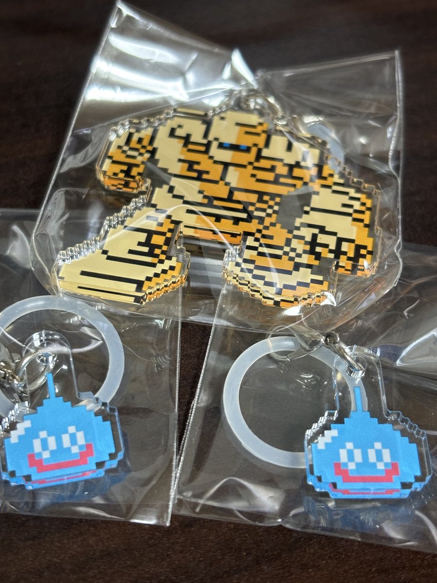 ドラクエのめじるしチャーム、ドットモンスターを記念に回したら2連続