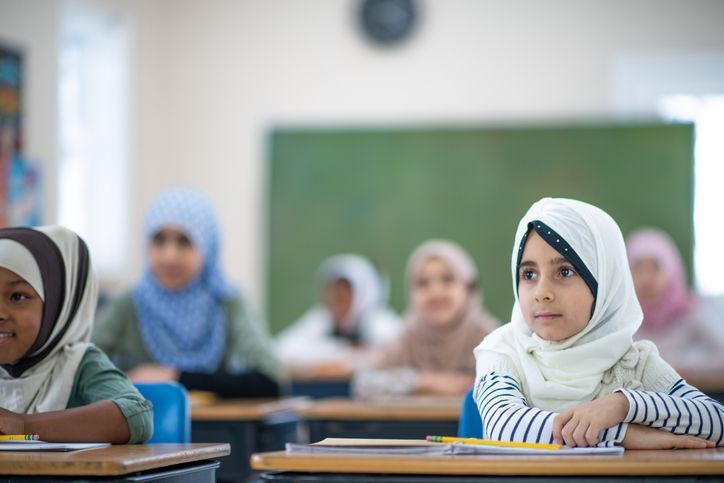 ‘Only four children spoke German!’ — Austrian parents are pulling kids out of state schools as language crisis deepens.
rmx.news/article/only-f…