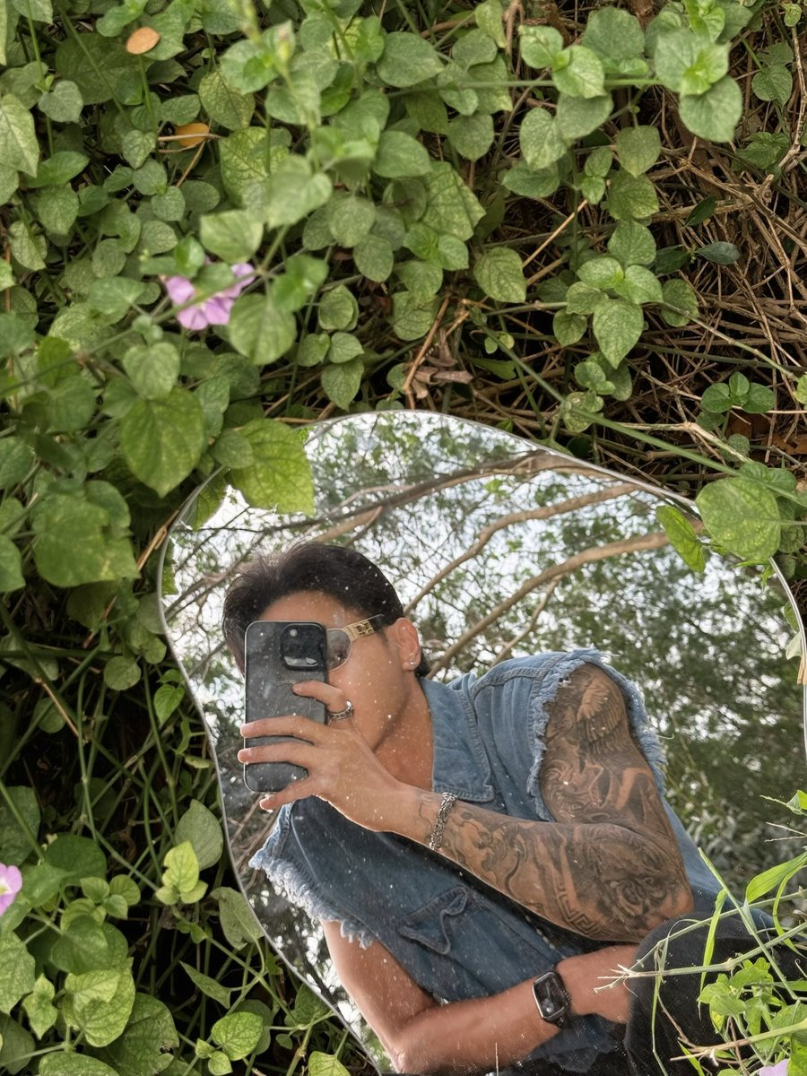 ApisitBe tweet media