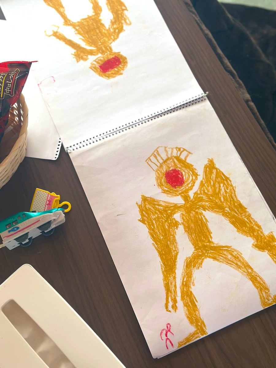 『どこか奇妙な職業体験 #根津一軒家清掃』の特別体験会に参加させて頂きました。基本的には清掃体験、と言いながらそれだけでは終わらない物語の奥行きがあり、リアル度高い場の力も相まって、とても良かった！ホラー＆謎解き要素は基本的になくて、情報量多めだけど、慣れてない方も楽しめるはず！