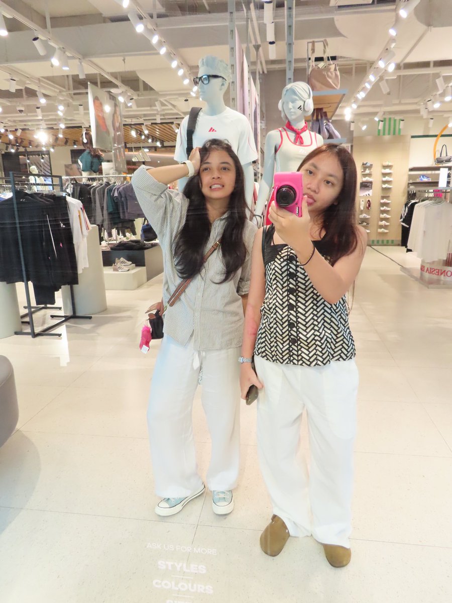 ₜₐₙ tweet media