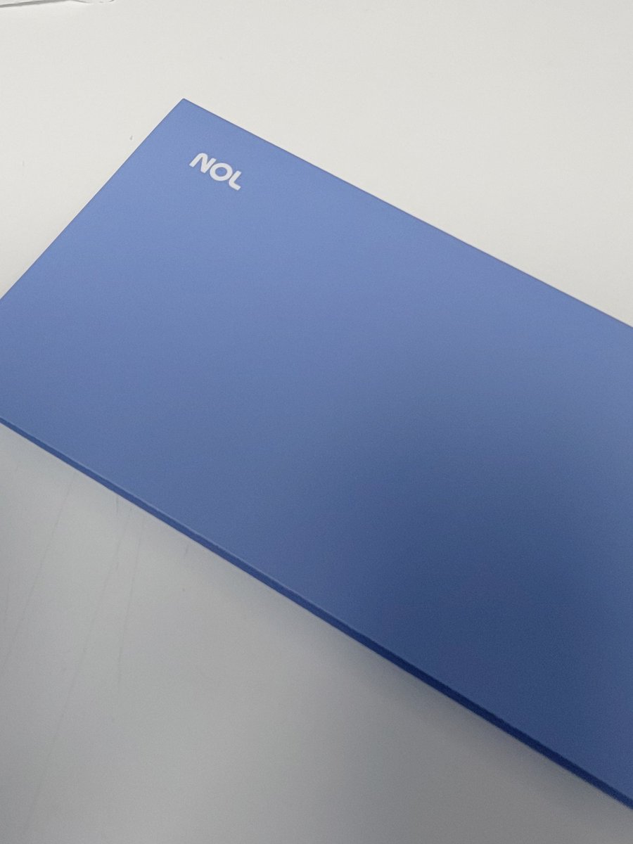 드디어 티켓 도착!
올해는 다행이도(?) 티켓봉투까지 아주 무사히 왔군여^-^
생파...넘 기대된다ㅠㅠ