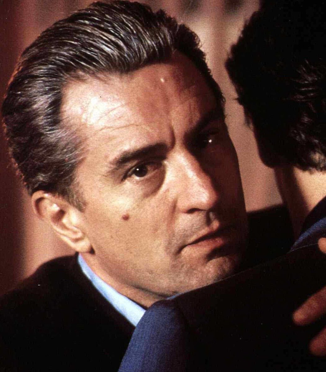 AppirikusP's tweet photo. Donald Trump has threatened to deport actor Robert De Niro after he said kicking Trump out of office was necessary.

"We’ve got to get rid of [Trump]. He’s going to ruin the country. People have to mobilize now." https://t.co/oh5eWefAds