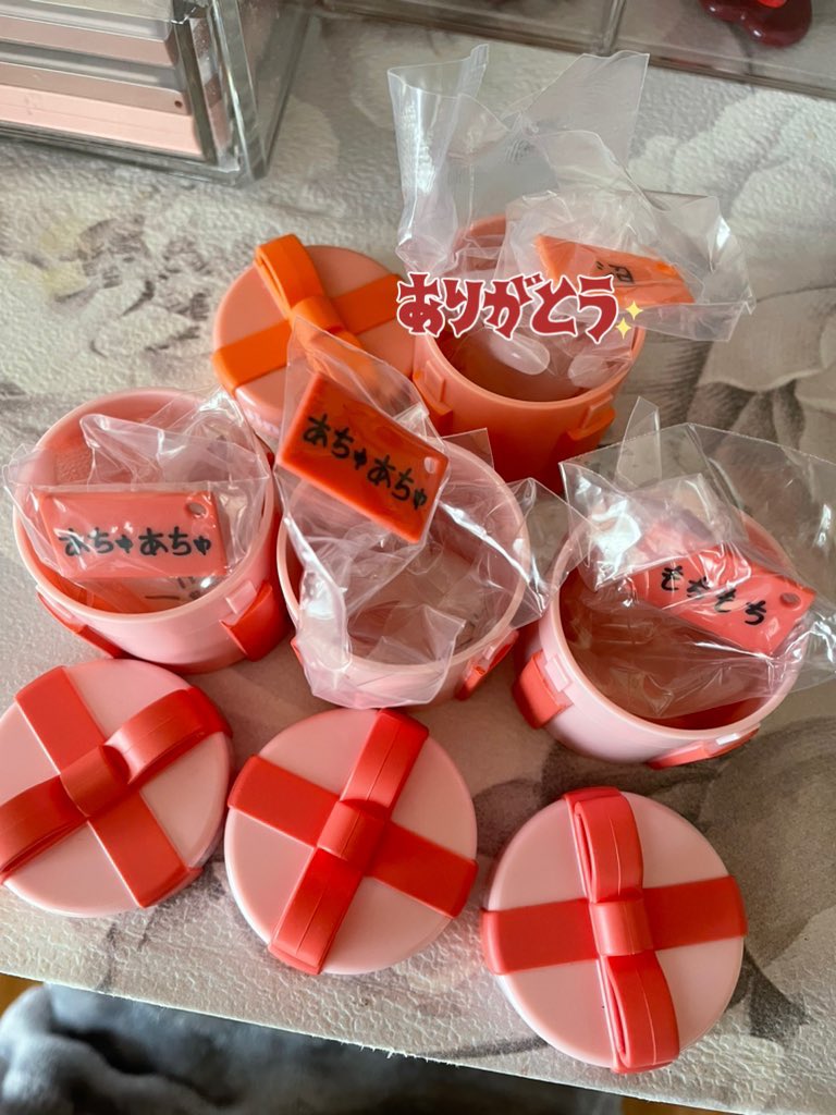 emo_n0830's tweet photo. StrayKids スキズ交換
SKZOO ぷくっとバースデークリアリング リング ガチャ 交換

譲🖤🦊もちもち、🦊あちゅあちゅ×2

求🖤🥟ジニレット(画像2枚目❤️)

郵送📮にての交換になります。
お気軽にお声がけください😊

＃SKZOO交換 https://t.co/5uJYP0TCN2