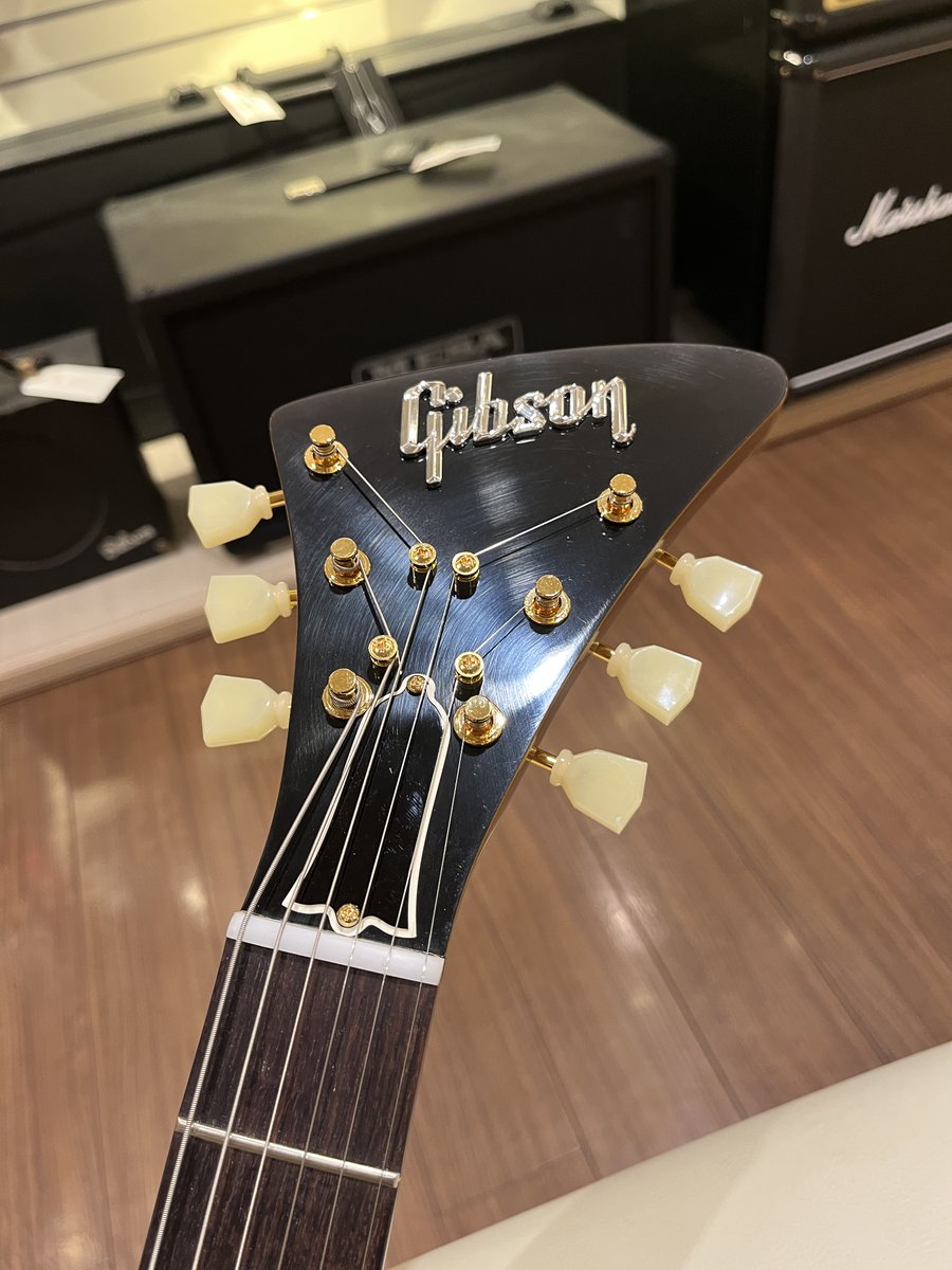 mikiame's tweet image. 【Gibsonフロア今日のチラ見せ👀】

こ、こいつは、、、！？

商品ページ👇
mikigakki.com/shop/g/gAME457…

#customshop #Modern #Gibson #エレキギター #amemura