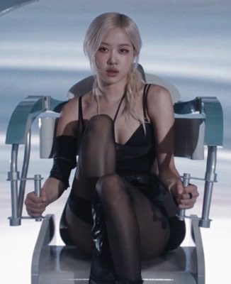 rosedailyupdate's tweet photo. Being credited as both lyricist and composer means you helped create the words and the melody. You shaped the message and the sound. That’s a bigger creative role because you helped build the song’s emotion and identity from the inside out. 

#DEADLINEbyBLACKPINK
#LetsGOwithROSÉ https://t.co/2Xua6UQoAJ