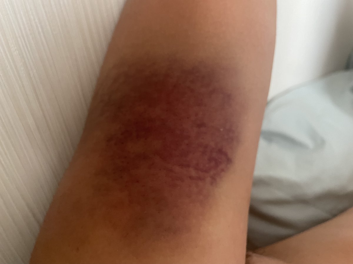 しずか tweet media