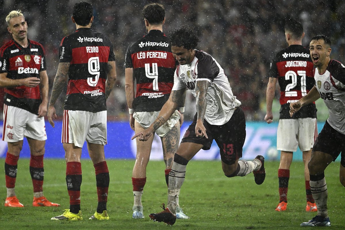 EL CABEZAZO DE JOSÉ MARÍA CANALE EN EL MARACANÁ indicó que le gusta tu post.