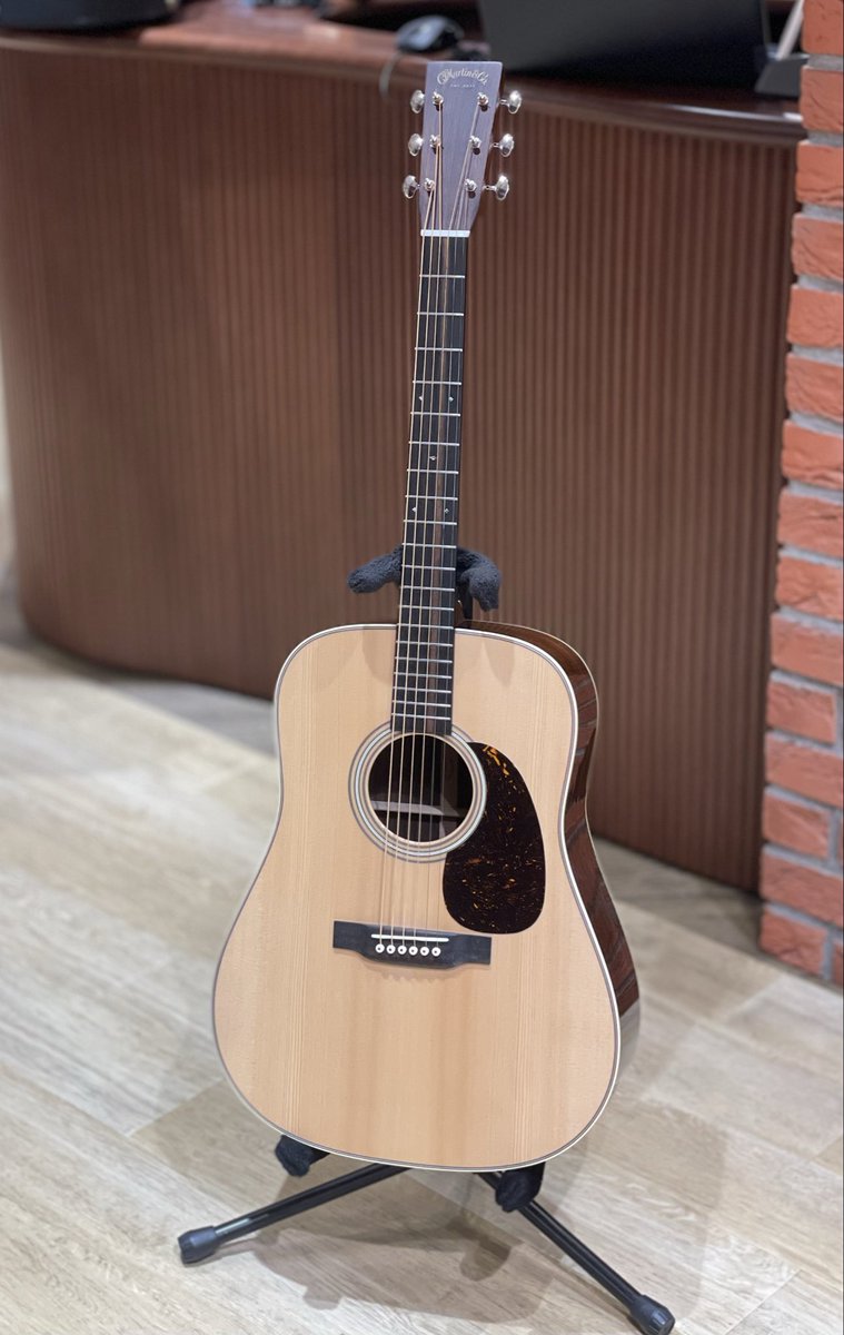 heartmanguitars's tweet image. ⚡️PRICE DOWN⚡️

#MARTIN
#USED 中古 CTM D-28 

¥699,900（税込）
⇓
¥499,000（税込）

2023年製のファクトリーツアーカスタムオーダーモデル✨
Enfini Custom Works製ピックアップ搭載‼️
アンプを通しての演奏はまるでマイク録りのようです

セール品はコチラ👇

ikebe-gakki.com/Form/Product/P…