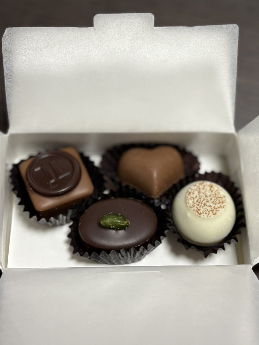 昨日GINZA SIX行ったついでに、マカプレッソでドバイチョコもち