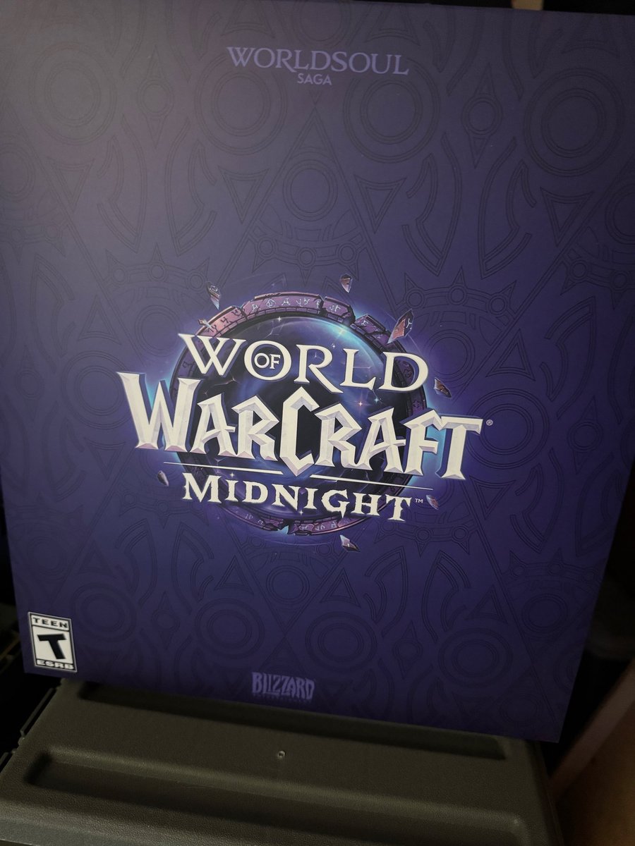 rh00dy's tweet photo. We started before midnight, this years box, I dunno, I get the darkness and drab,  but why no raised letters or embossing?  #worldofwarcraft #mmo #Midnight https://t.co/5s5u3cvp3y