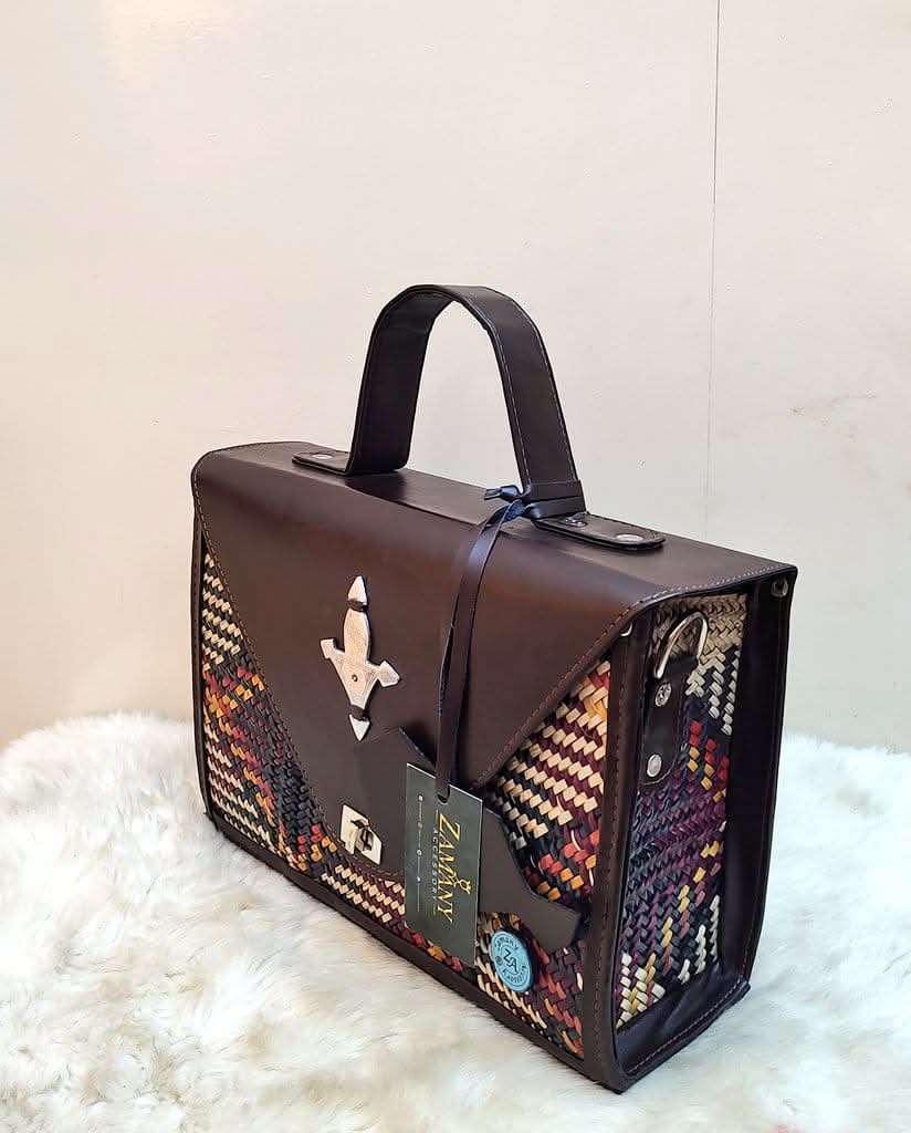 Zamany Accessory tweet media