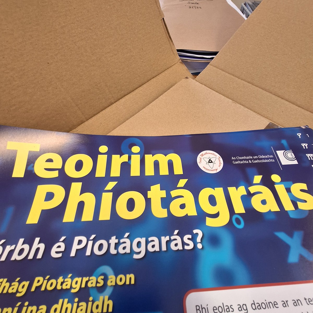 Laurel Hill Coláiste tweet media