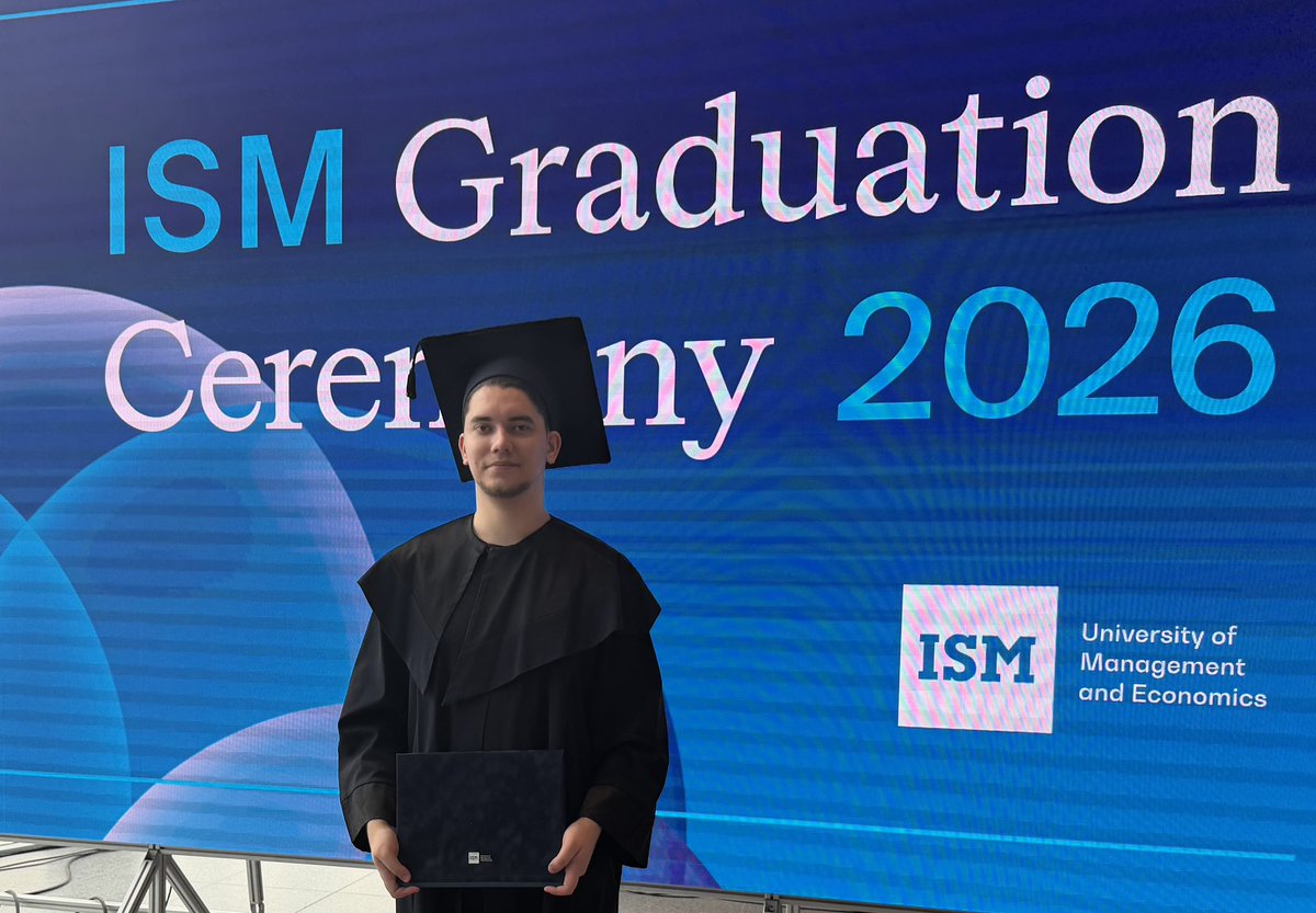 ArsenKveFCB's tweet photo. ✅ Masters graduation https://t.co/iV9eG74jjp
