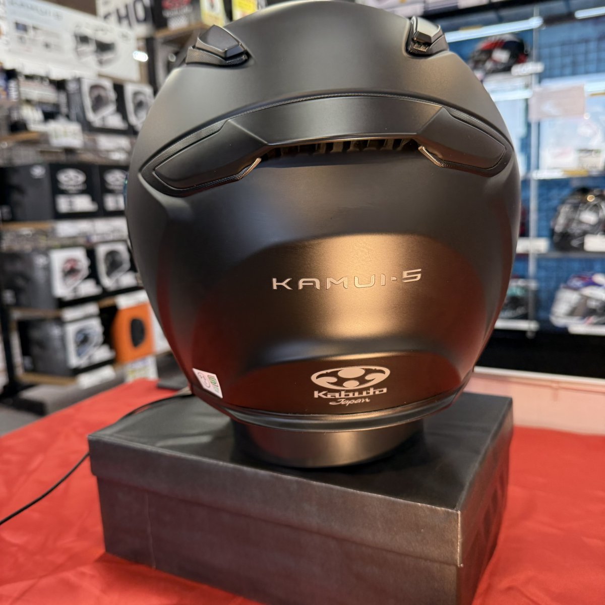 naps_tokai's tweet image. #ナップス名古屋南店 です💁🏻‍♀️

🌸春準備！おすすめ商品 第1弾🌸

#OGKKabuto の最新モデル #KAMUI5 ✨

このモデルはひとことで言うと・・・
【涼しさ・便利・快適】を全部つめ込んだ夢のヘルメット😋

サイズフィッティングも無料で承りしてますので、
お気軽にスタッフへご相談くださいませ😎💕