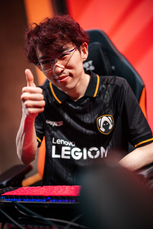 Sheep_Esports's tweet photo. Japanese organization SoftBank HAWKS 🇯🇵 qualifies for LCP Lower Bracket Finals! They defeated GZ 🇹🇼 3-1

Toplaner Evi 🇯🇵 shouted out Adam on X after beating his opponent's Olaf (0/3/2) in the final game

"All those games against Adam’s Olaf in the #LEC are really paying off now" https://t.co/McnFTQmVcU