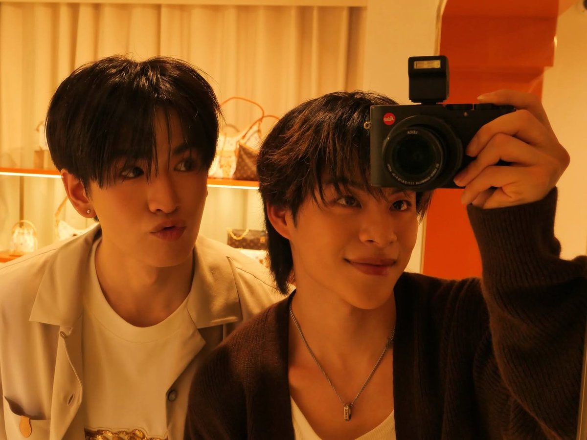 พี่ตื่นเลยล่ะ พี่บี๋น้องหมวยมาก มาร์คจินทำไรรรร