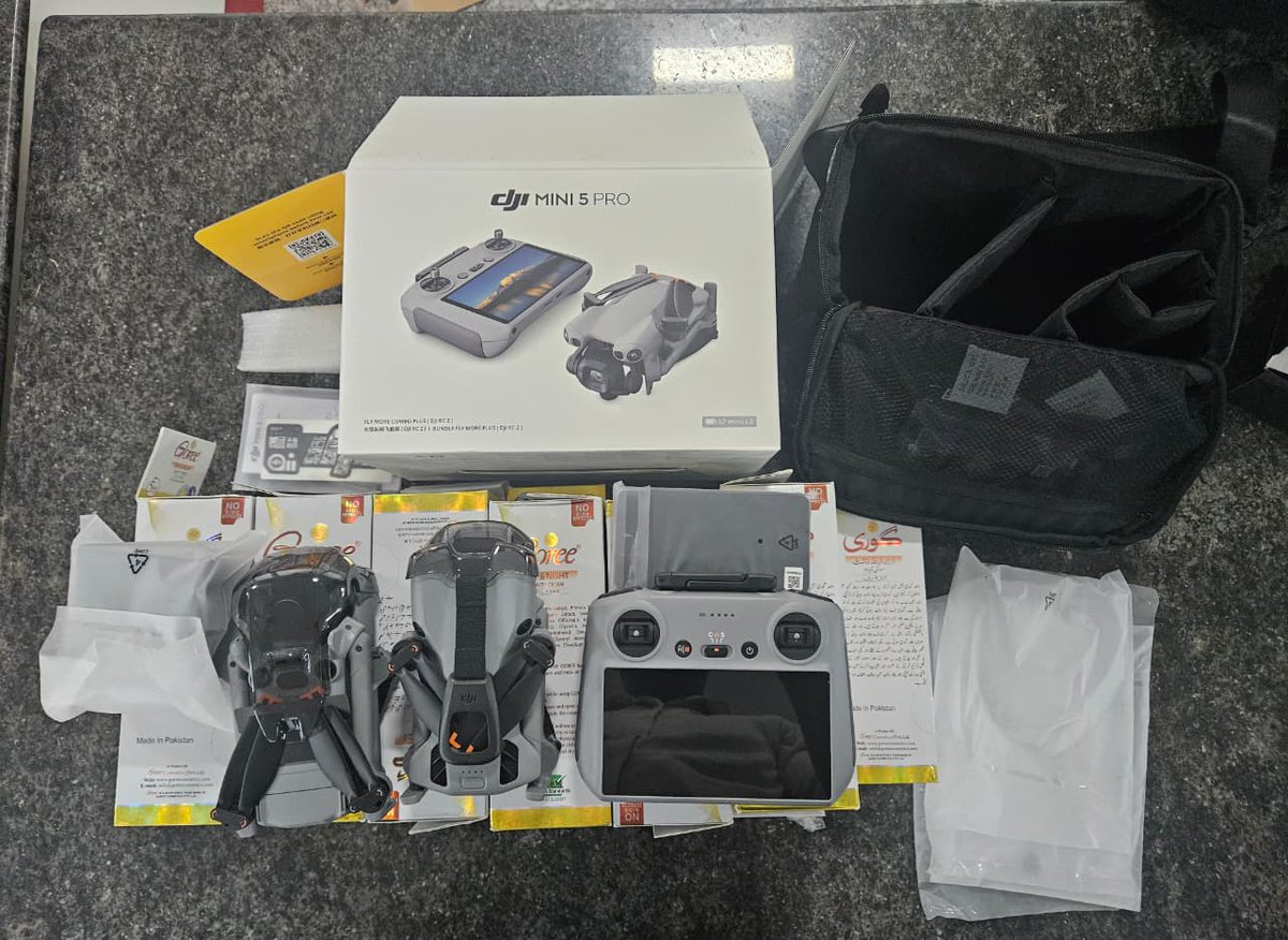 cgstcustvm's tweet photo. Customs Thiruvananthapuram Zone foiled 13 smuggling attempts this week, seizing gold worth ₹22.38 lakh, cigarettes worth ₹22.41 lakh, ganja worth ₹17.43 lakh, drones worth ₹2.25 lakh and cosmetics worth ₹2.58 lakh.

#IndianCustomsAtWork
@cbic_india
@PIB_India https://t.co/SpbDRf7OSs