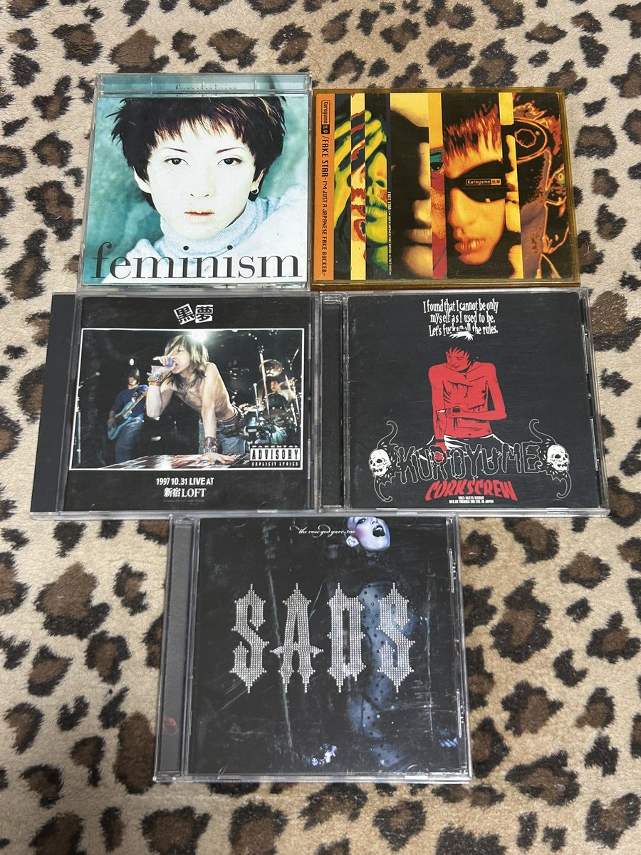 今年のテーマが、「黒夢」「SADS」「清春さんソロ」への理解を深めよう！

なので音源を集め始めました！

取り敢えずこれで黒夢は活休前はコンプ！

再開後とSADS、ソロはボチボチと集めます😊

#黒夢 #sads #清春 #だってカッコいいから