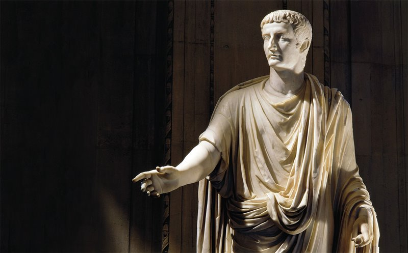 Ordina un'inchiesta sulla crocifissione di Cristo.

Esilia Pilato per essersi lasciato sopraffare dalla turba giudea.

Fa giustiziare Anna e Caifa.

Chiede al Senato di inserire Cristo nel pantheon romano.

E non uno di voi ingrati dice una preghiera per l'Imperatore Tiberio.