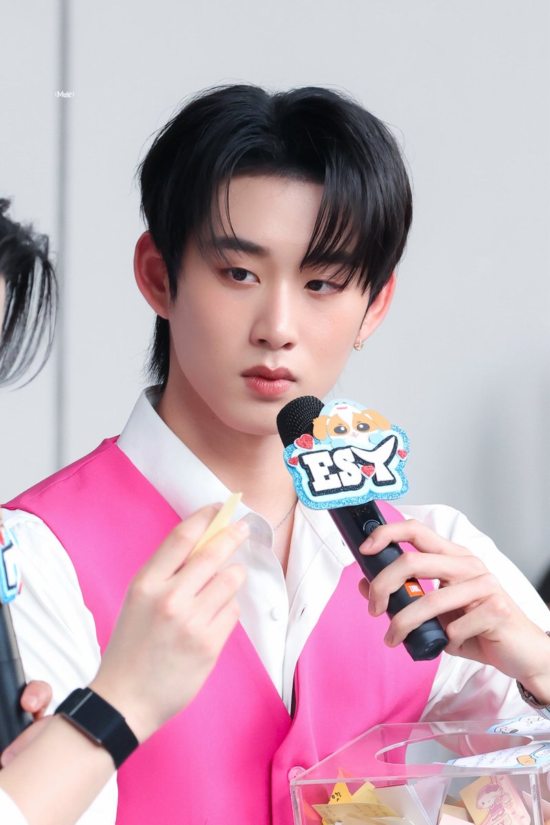 𝑀𝑈𝑆𝐸 tweet media