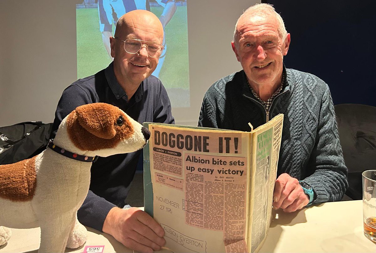 WarwickBaggies's tweet photo. Another great meeting @WarwickBaggies  last night. David Cross on top form - he should be a stand-up comedian! Great to see John Giles and David renewing acquaintances after 40 years. #WBA @WBASupporters @DCross_psycho9 @ladywoodnorm https://t.co/dbDEzCXdcW