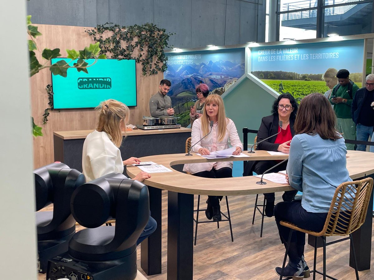 msa_actu's tweet image. 🎥 #SIA2026 | Sur le plateau #MSATVauSIA, l’émission « Grandir en milieu rural » met en lumière les initiatives locales pour accompagner enfants et jeunes sur le numérique.
Au programme : des dispositifs portés par la MSA et des solutions concrètes face au défi de l’inclusion