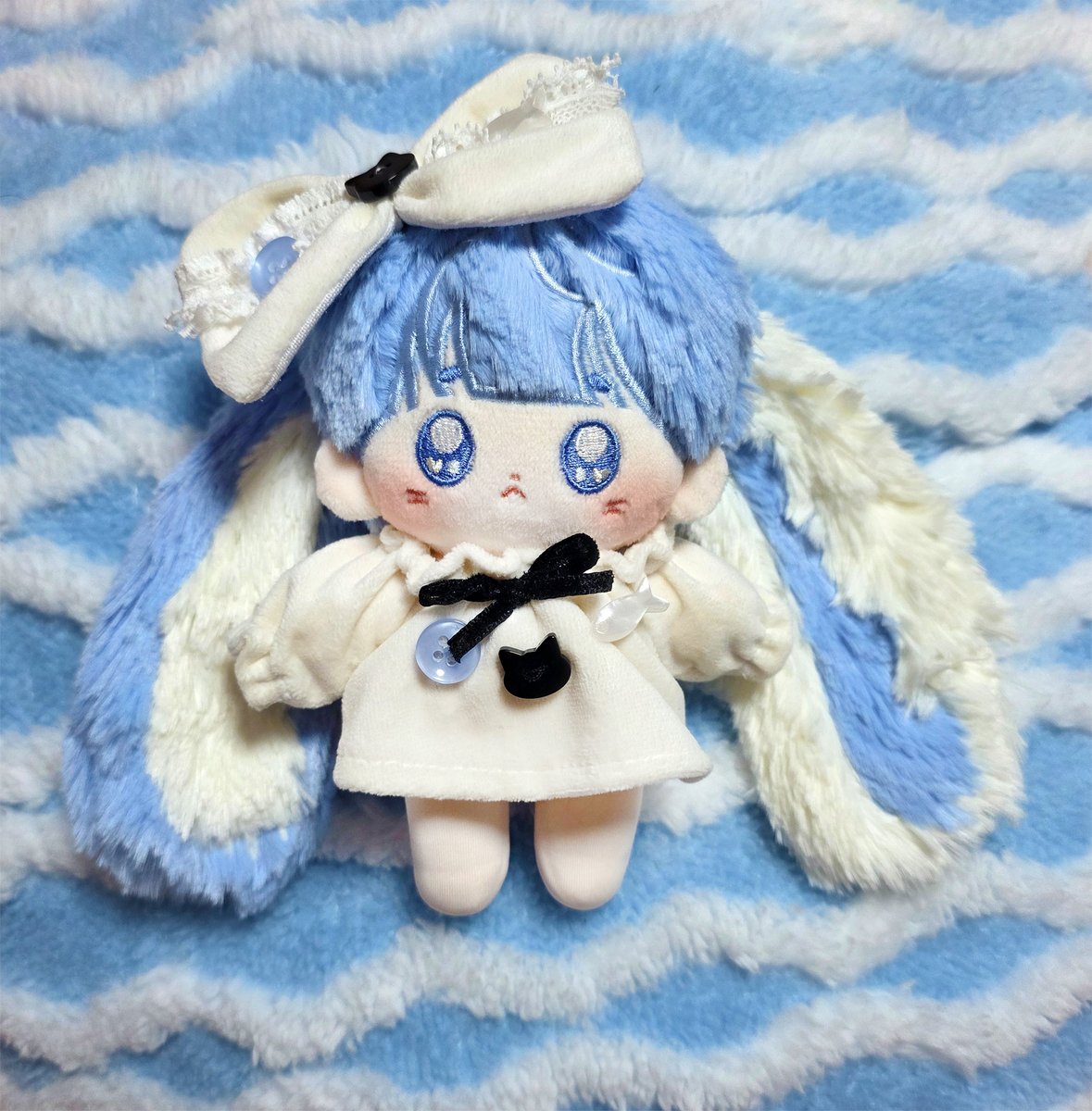 서비스로 받은 옷 낮잠 자고 일어나자마자 입힘
너무 귀여워