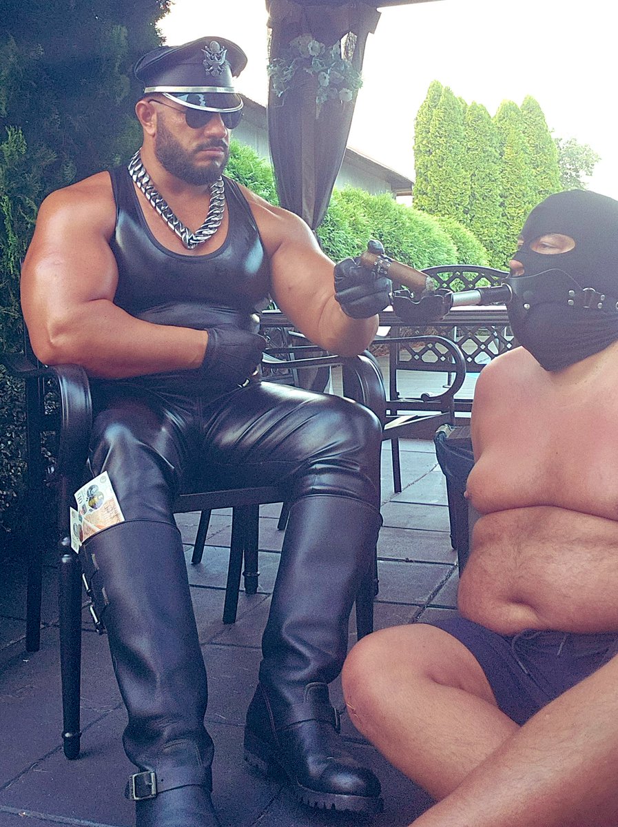 Dommuscleleather tweet media