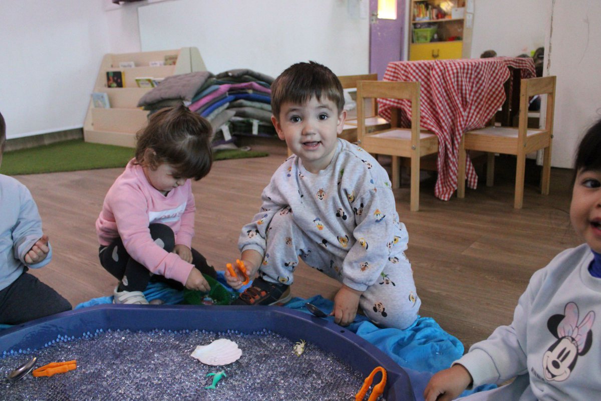 colsantpau's tweet image. LLAR | Els Gegants descobrim el fons marí! Explorem i descobrim noves textures, rescatem animals del mar que s'havien amagat i treballem nou vocabulari 🦀🐠🐋
Una experiència sensorial única! 🥰
#JoSocdelSantPau #Llar