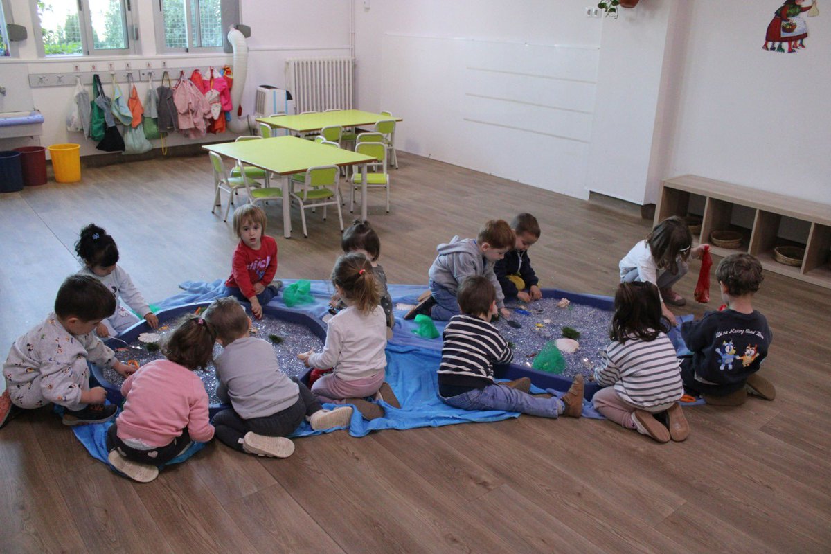 colsantpau's tweet image. LLAR | Els Gegants descobrim el fons marí! Explorem i descobrim noves textures, rescatem animals del mar que s'havien amagat i treballem nou vocabulari 🦀🐠🐋
Una experiència sensorial única! 🥰
#JoSocdelSantPau #Llar