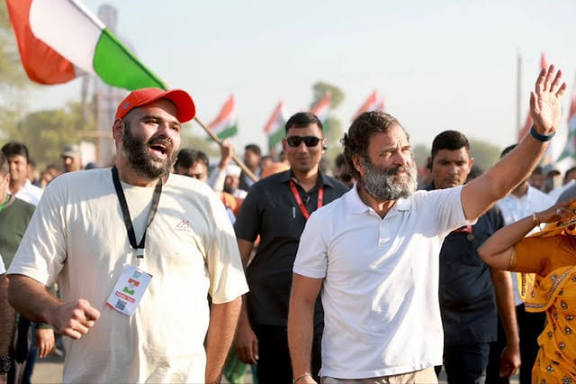 Modi with Deverakonda    Rahul with BKL