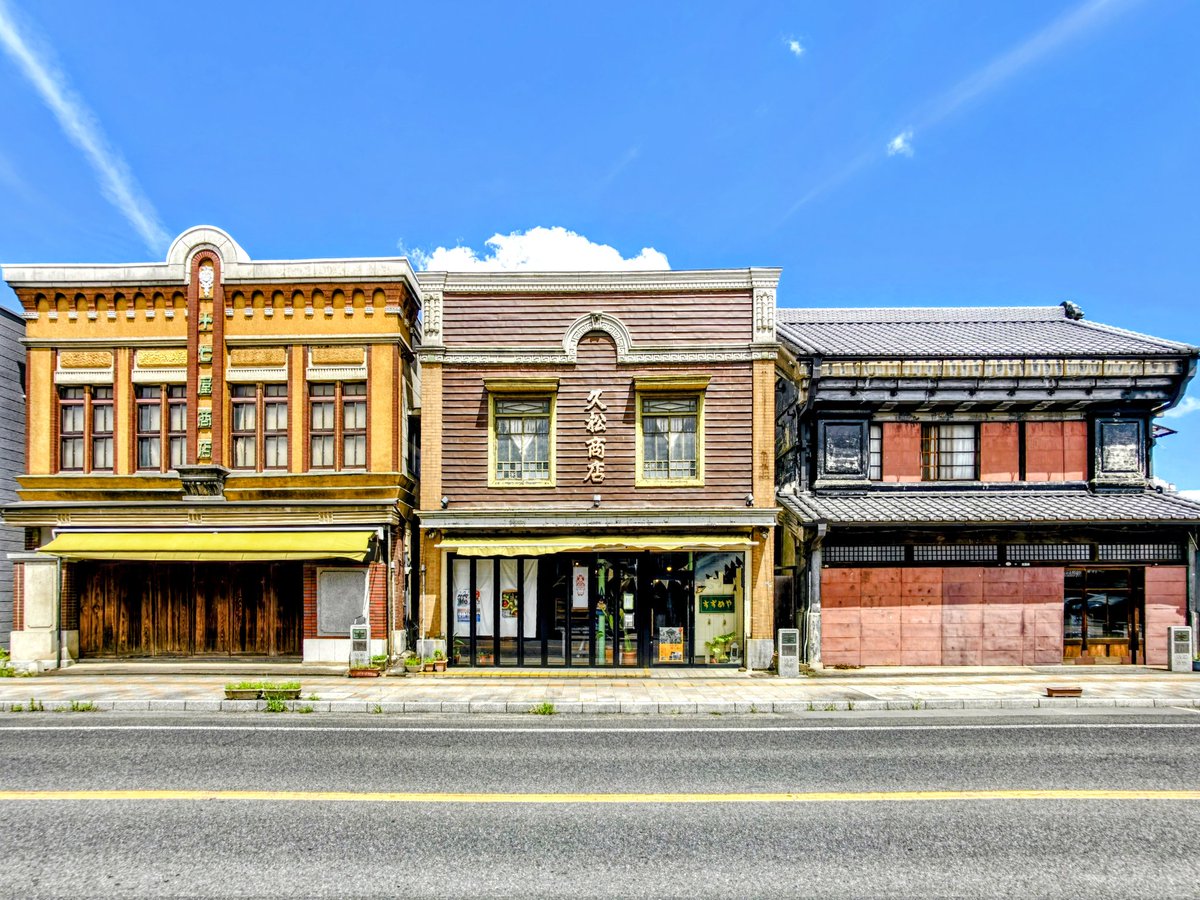 石岡の看板建築を代表する建物、十七屋履物店と久松商店。 1929年の