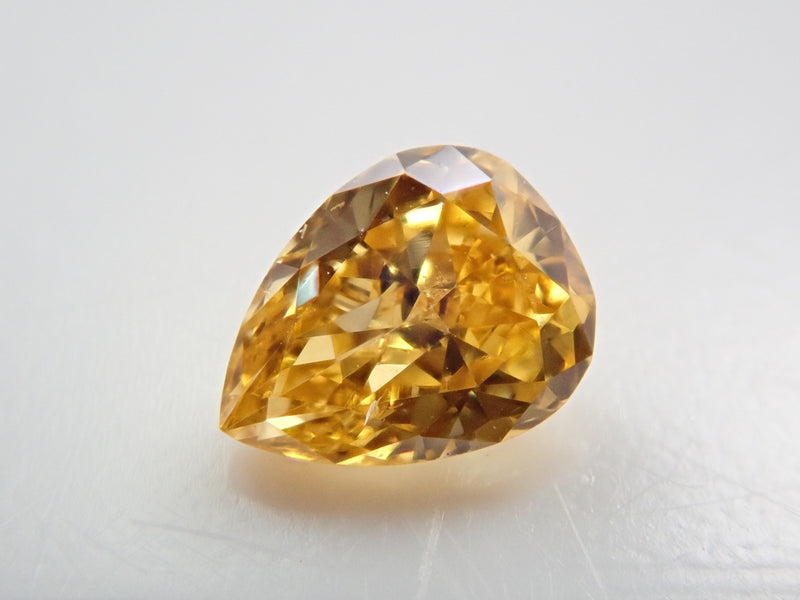 光の化身のような姿はイエローダイヤモンドの魅力ですよね‼️