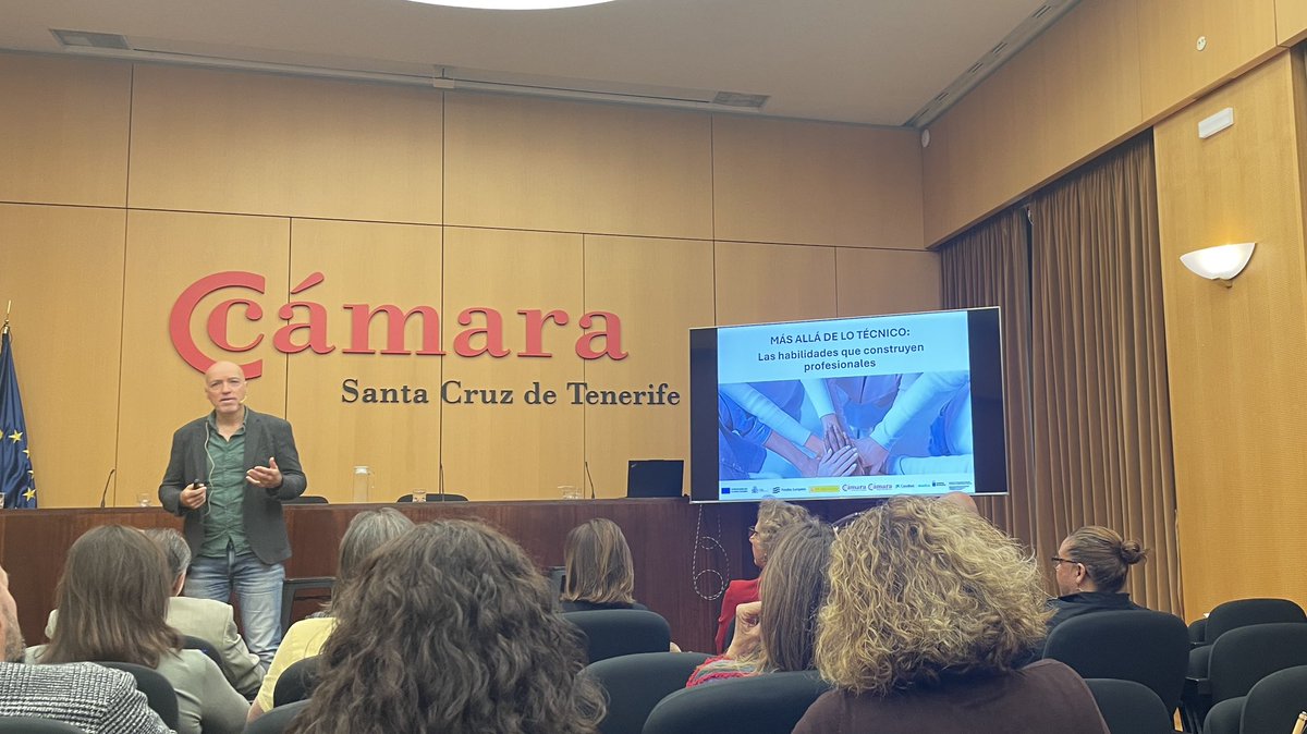 jarmapd's tweet photo. La jornada de Habilidades Blandas en la Cámara de S/C de Tfe

Tema: lo que de verdad buscan las empresas en los titulados de FP. Y la verdad... ¡me fui con un montón de notas y motivación

 @camarasctfe y @CABK_Dualiza 

 #SoftSkills #FPConFuturo #iesdoctorantoniogonzálezgonzález https://t.co/bXALV22d7i