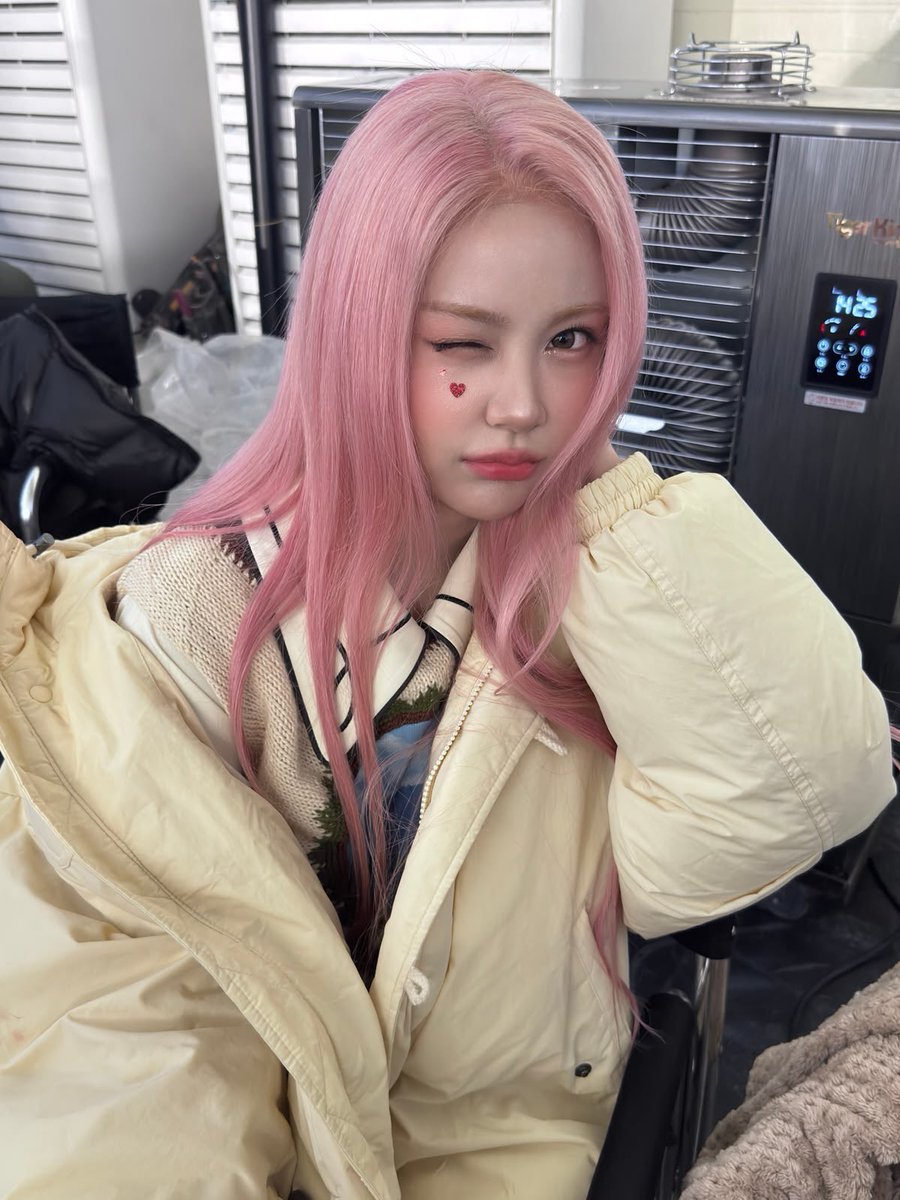 smꭷl ki͠tty ˳⟆ tweet media