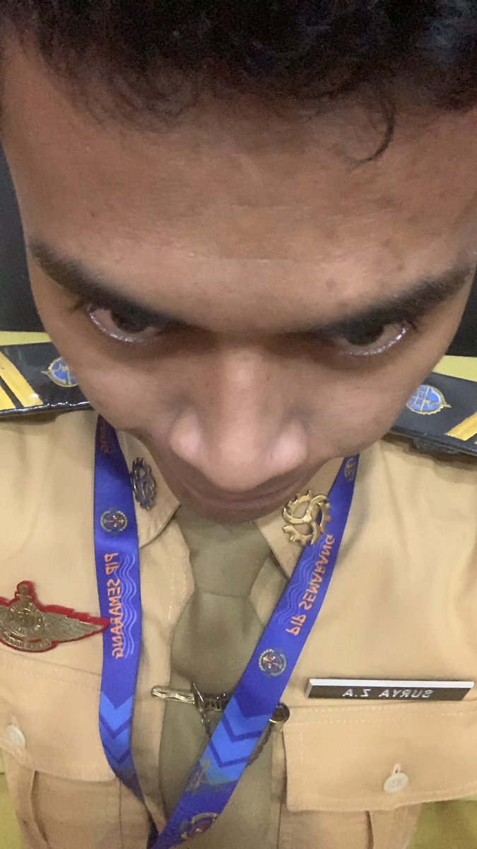 suryazandraa's tweet photo. too much sih beliau rapat dri jam 3 sampe sekarang blm selesai https://t.co/ZkzGVtU2LG