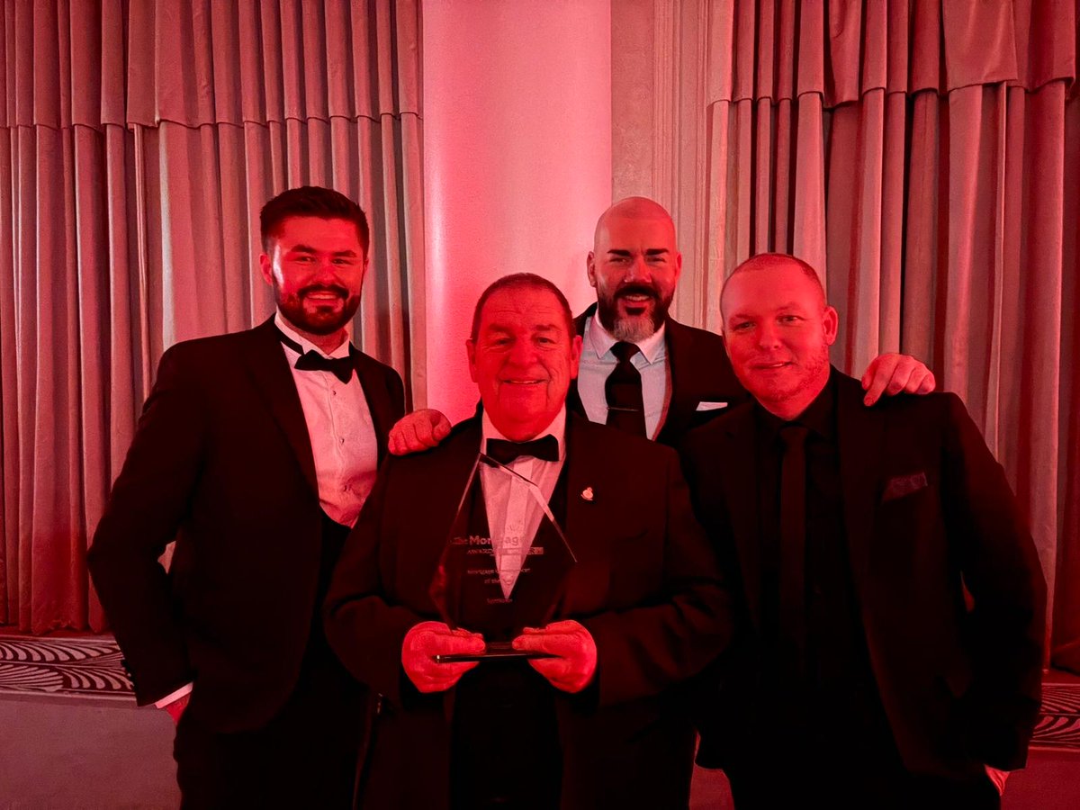 SortRefer tweet media