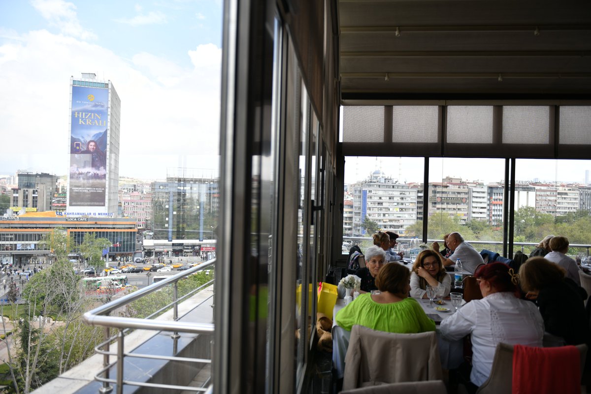 Damakta iz bırakan tatlarımızla Ankara'nın kalbindeyiz.
Rezervasyon için 0312 418 4854 - 0312 418 5675