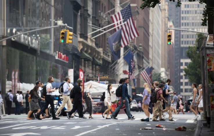 GlobeNewsDaily's tweet image. 🚨 BREAKING: Americans fleeing U.S. in record numbers net migration negative! Economic woes, politics driving exodus. Surprised? #USMigration #Economy